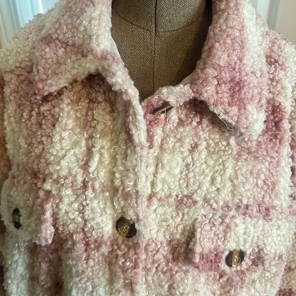 Cozy warm Sherpa ladies coat medium - Picture 4 of 5
